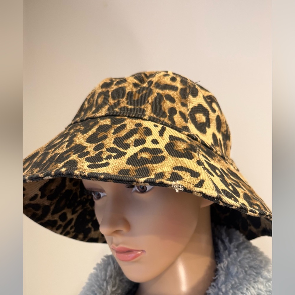 AKIRA Leopard Print Bucket Hat OS – Runs Large – Cotton Shell